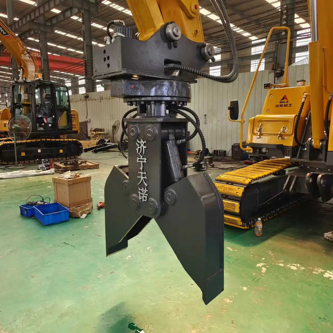 How to mount an excavator rail clamp?